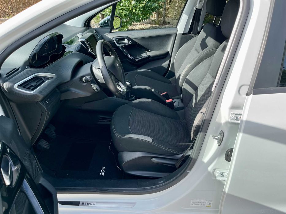 Peugeot 208 1.6 BlueHDi Style