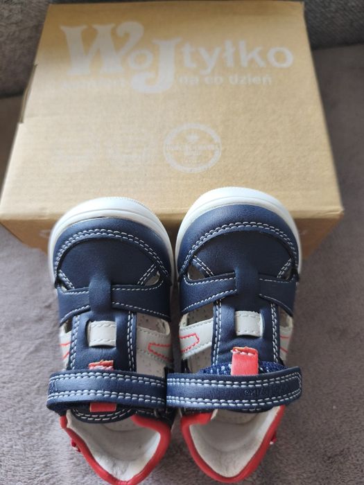 Nowe sandałki trzewiki Wojtyłko r. 20