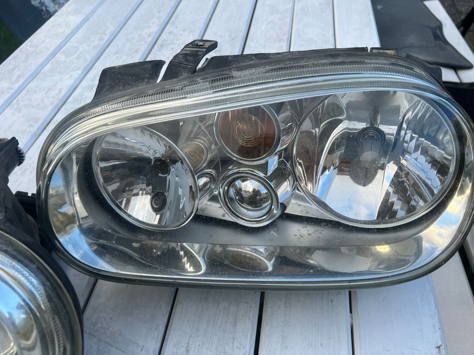 Komplet lamp VW GOLF IV Europa VALEO. Bardzo ładne. LEWA i PRAWA