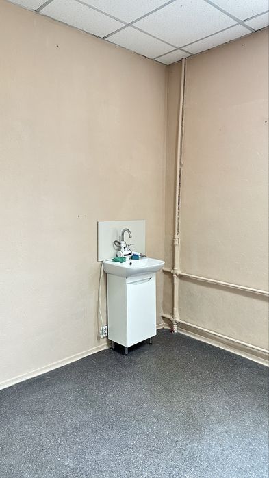 Здам офіс (кімнату) з водою центр вул. В. Мономаха (Московская) ЦУМ