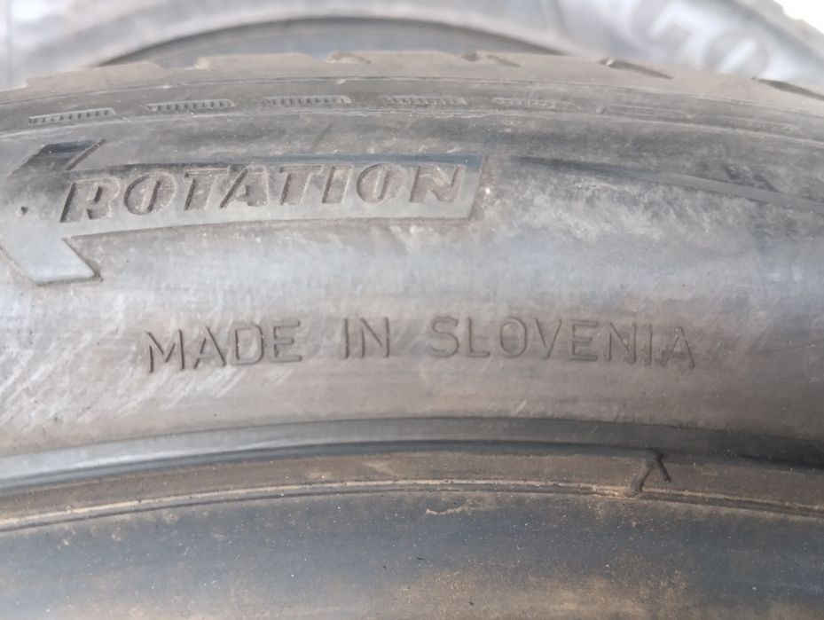 245/45 R18 100Y Goodyear Vector 4Seasons