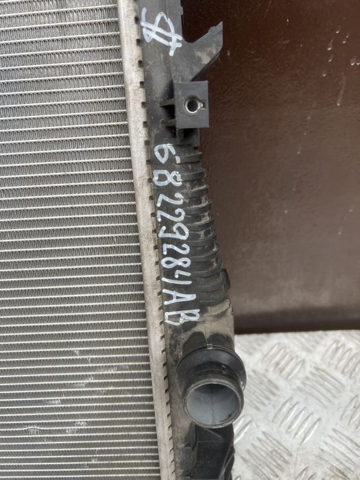 68229284AB радиатор охлаждения двигателя Jeep Cherokee 2014 - 2023