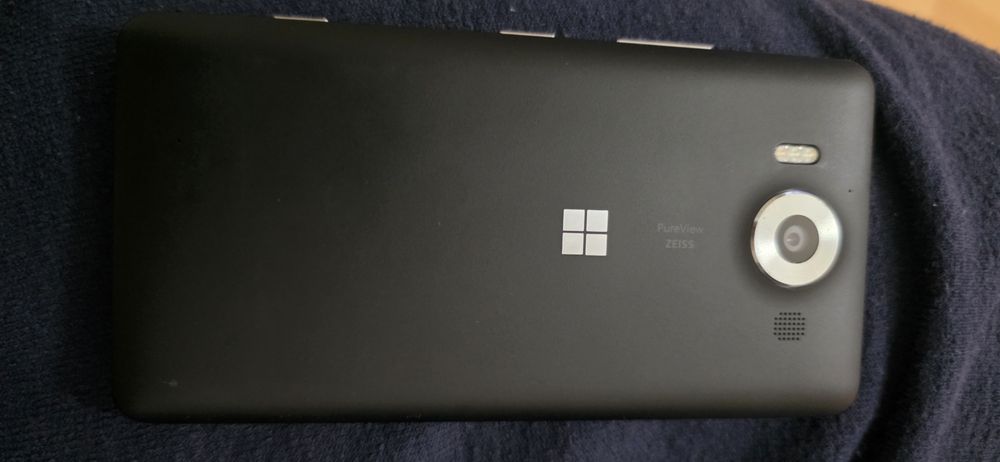 Microsoft Lumia 950