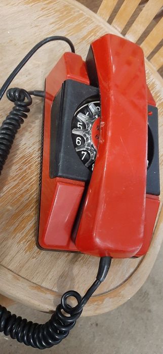 Stary telefon prl