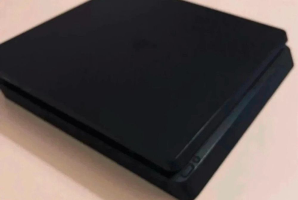 PlayStation 4 slim