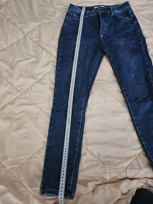 Жіночі осінні джинси