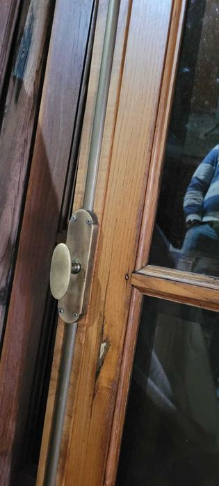 Janelas e portas em castano +100 anos