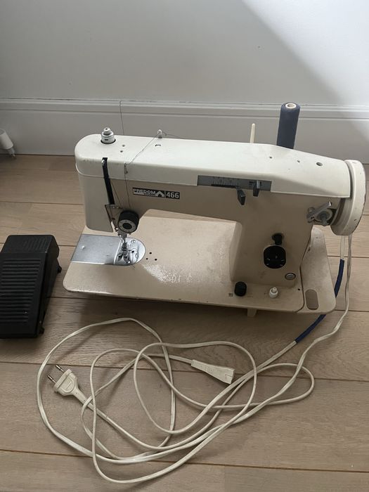 Łucznik PREDOM 466 - maszyna do szycia