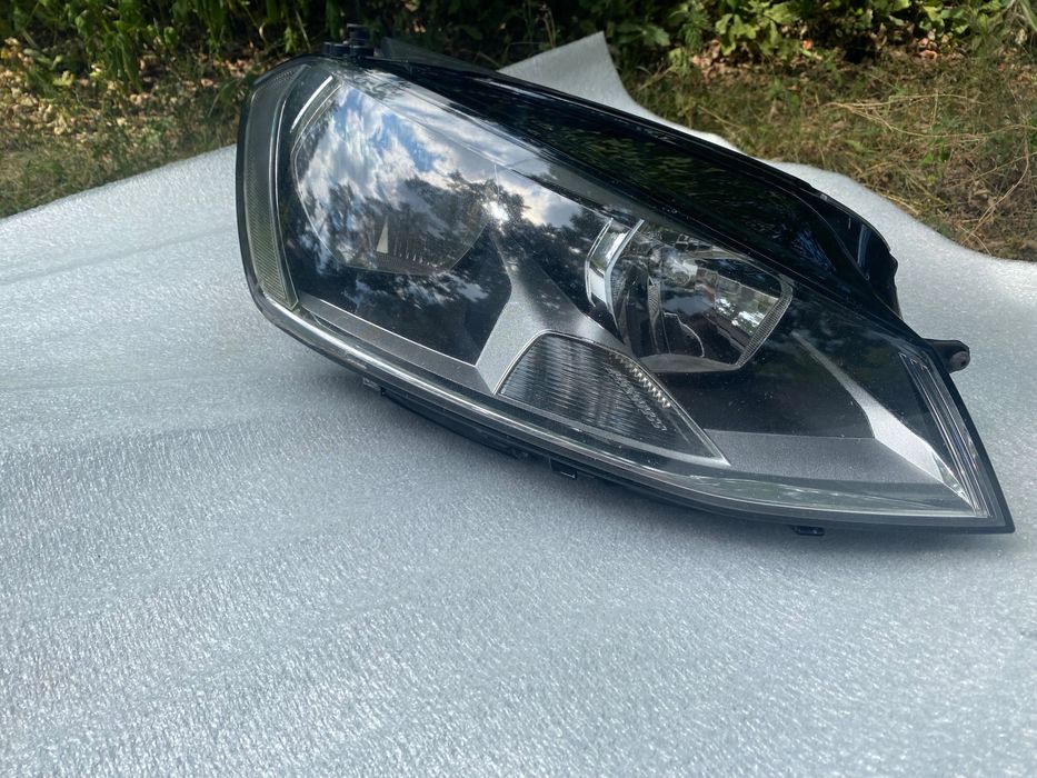 Передня фара Volkswagen Golf 7