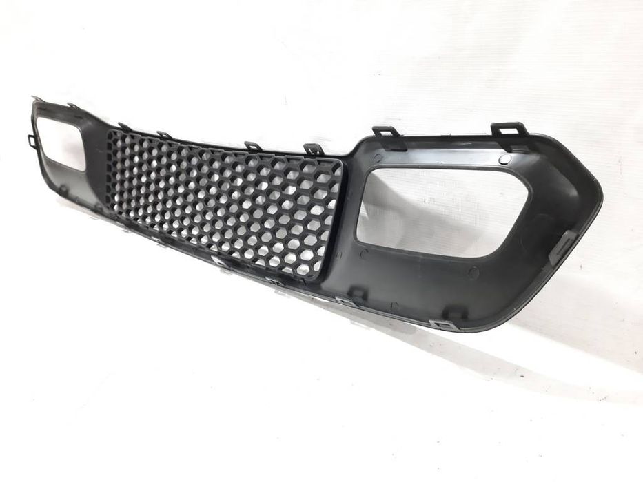 Решітка в бампер Jeep Grand Cherokee 2016-2021 68310773AB