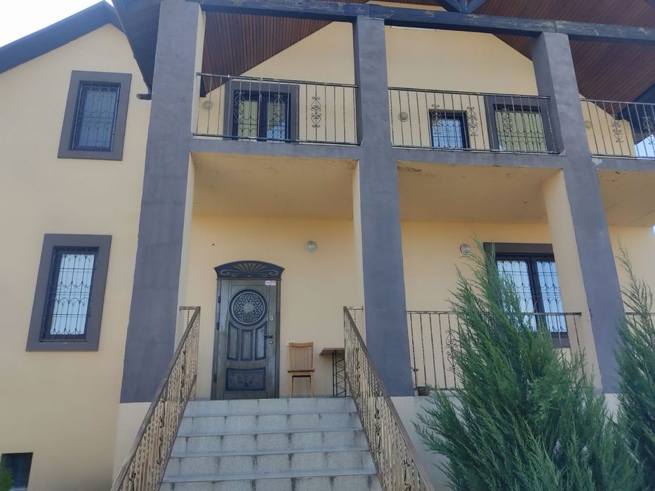 Оренда будинку можна для сім'ї під офіс Генератор