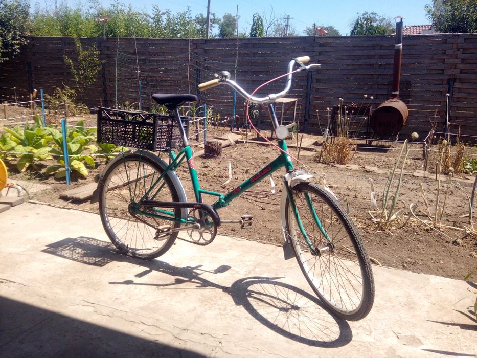 Велосипед Салют не бит, не рихтован, но крашен