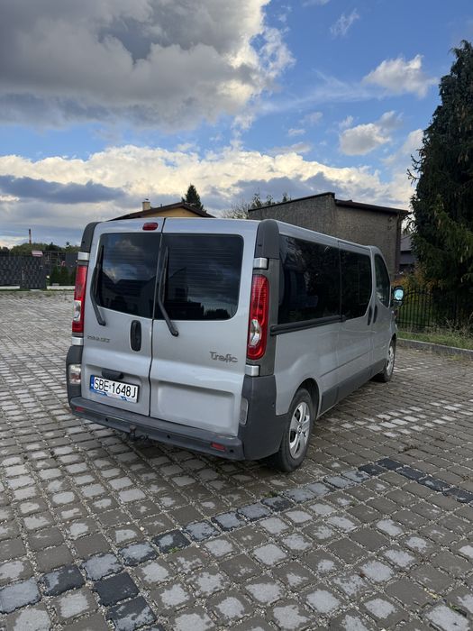 Renault Trafic 2008 2.0 diesel wersja long 9os