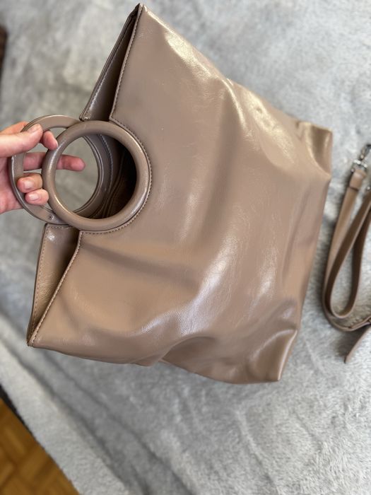 Reserved torebka shopper lakierowana kółko do ręki pasek na ramię