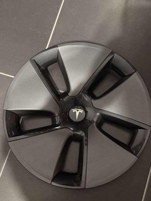Tampoes originais Tesla jantes 18