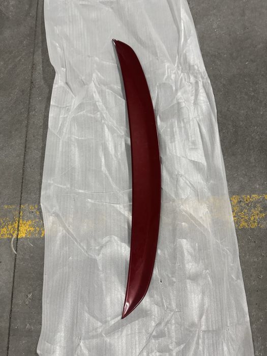 Spoiler mercedes-benz W177 (como novo)