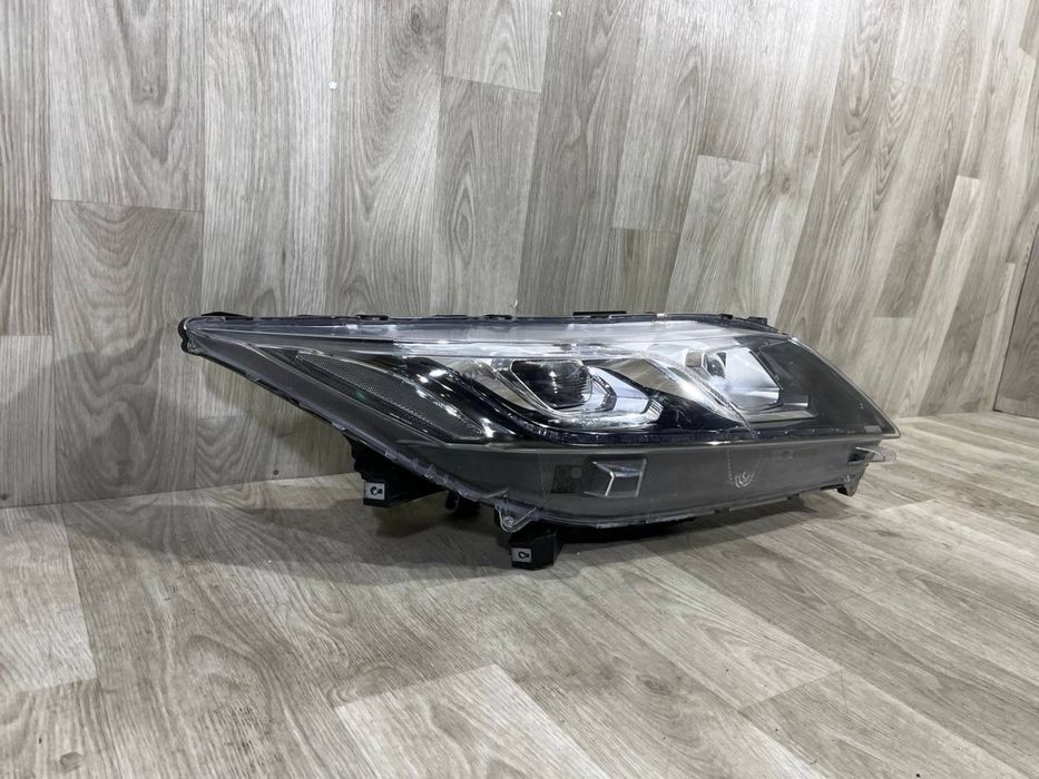 Фара передняя правая Mitsubishi Eclipse Cross \ 2018 2019 2020 2021 г.