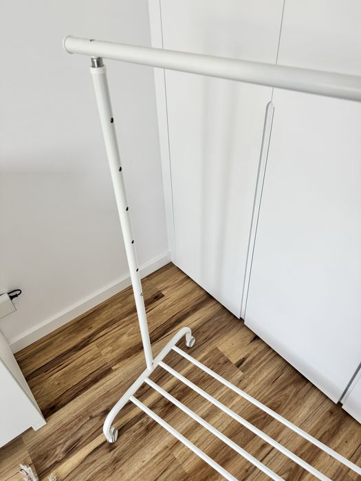 [ €10,00 ] Suporte p/ cabides | Branco | IKEA
