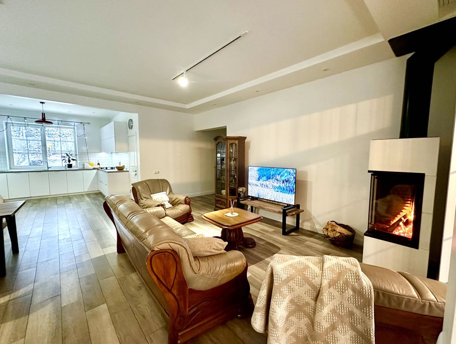 Будинок під Києвом подобово у сосновому лісі