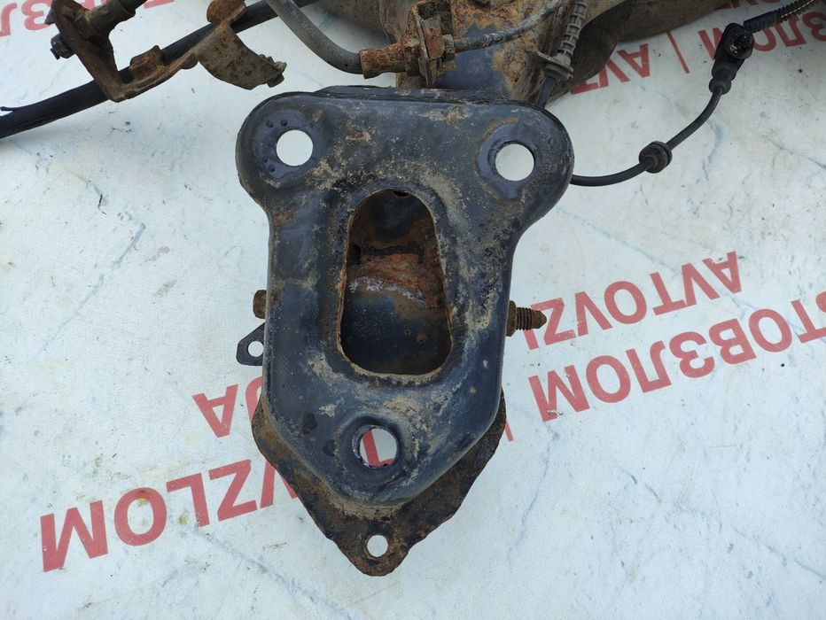 Opel Corsa D 2006-2012 задня балка комплектна