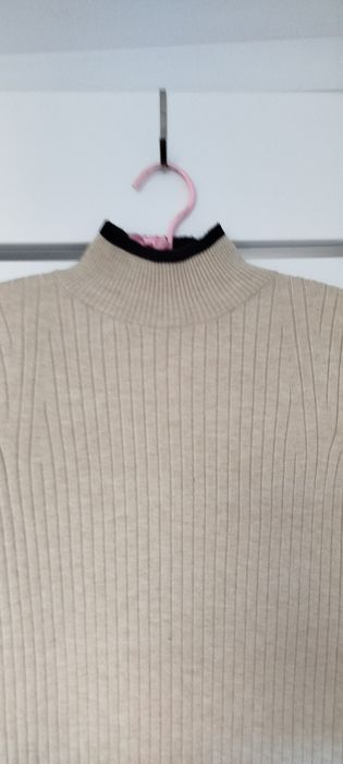 Sweterek golf kremowy rozm. S