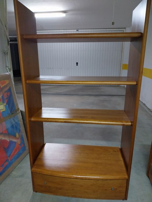 Móvel c/gaveta e prateleiras