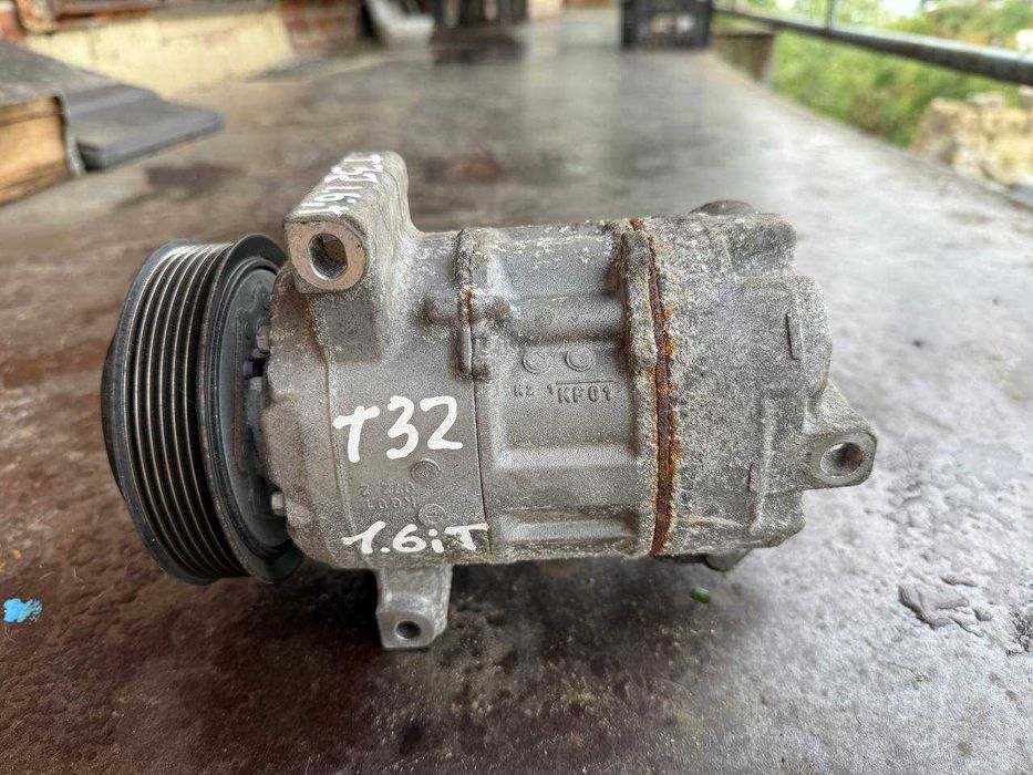 Компресор кондиціонера Nissan X-Trail T32 Qashqai J11 1.6i 926004MS1A