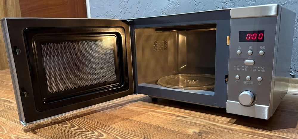 Mikrofala Grill Electrolux EMS20405X