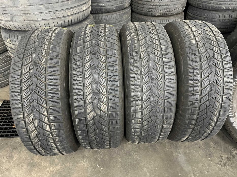 4xOpony Zimowe 235/65R17 GOODYEAR ULTRA GRIP PREFORMANCE SUV Cena za 4