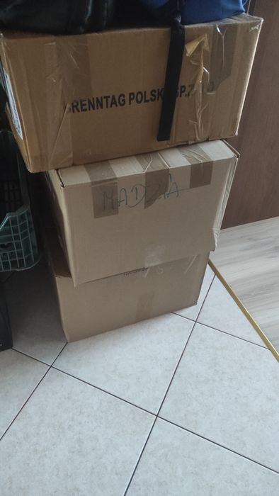 Wielki karton ubranek dla dziewczynki