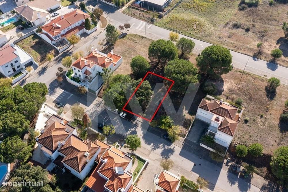 Vende-se Terreno Urbano no Entroncamento