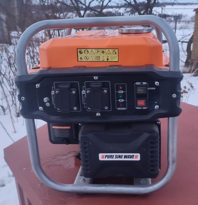 Продам  інверторний генератор.