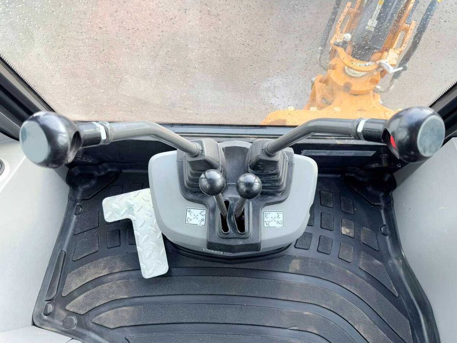 Ексватор навантажувач