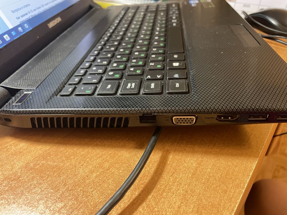 Ігровий Ноутбук Medion Akoya P6815 — i7, 16 ГБ ОЗУ