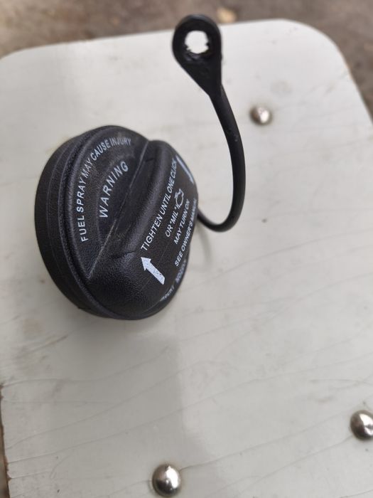 Кришка бака ауді q3