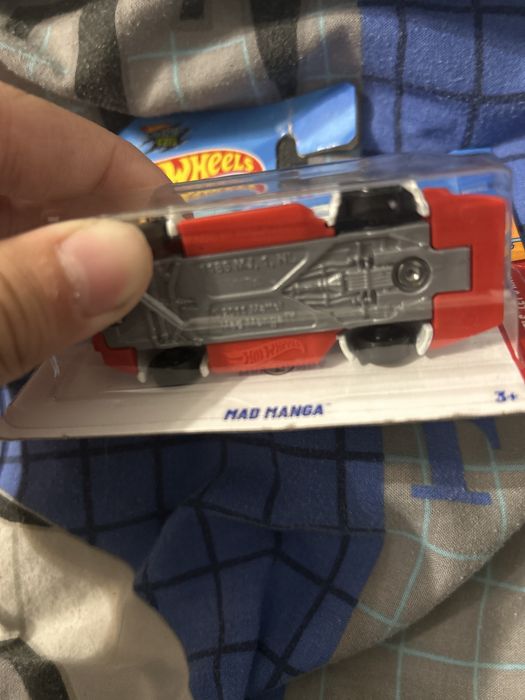 Машинка hot wheels TH 2026 продам або обміняю