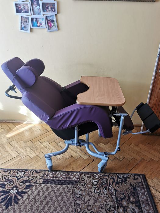 Fotel wozek dla osoby niepełnosprawnej