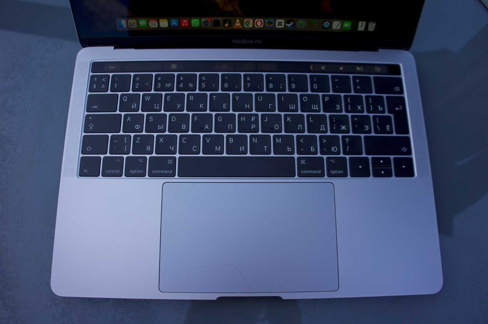 MacBook Pro 13 2017 i5 8gb/256 gb - estado ideal