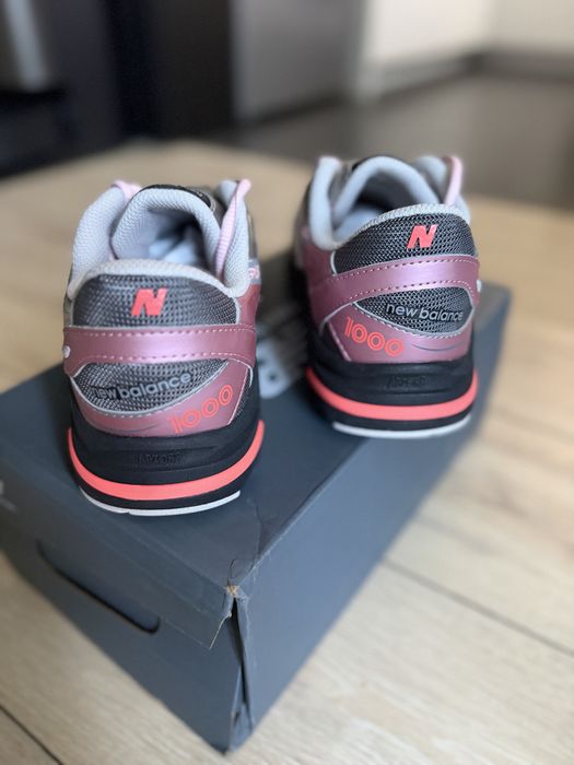 Женские кроссовки NEW BALANCE