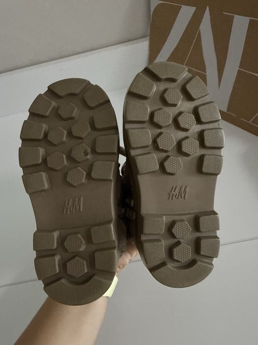 Зимові чоботи  H&M