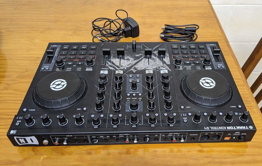 Native Instruments Traktor Kontrol S4 MK1 – Free Shipping64564315143681121
