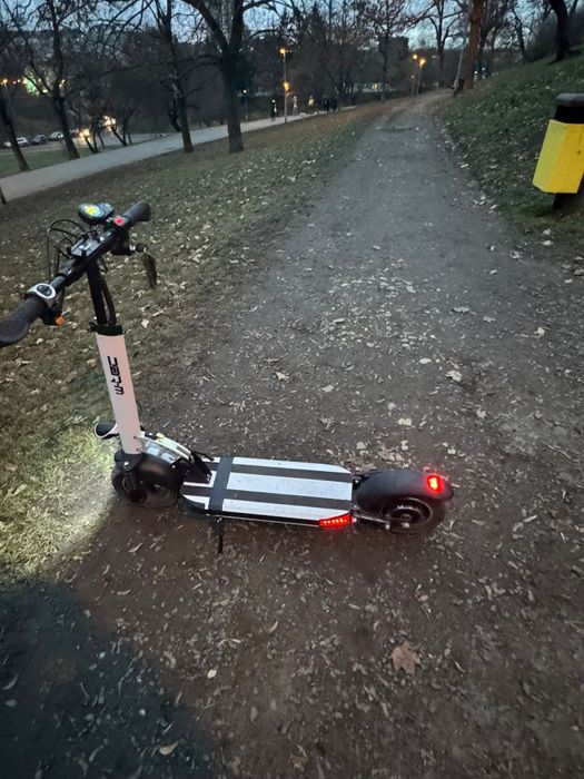 Електросамокат 700 ват