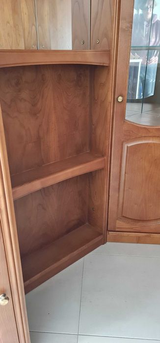 Móvel Bar de Canto Premium em Carvalho + 2 Bancos – [JÁ DESMONTADO]