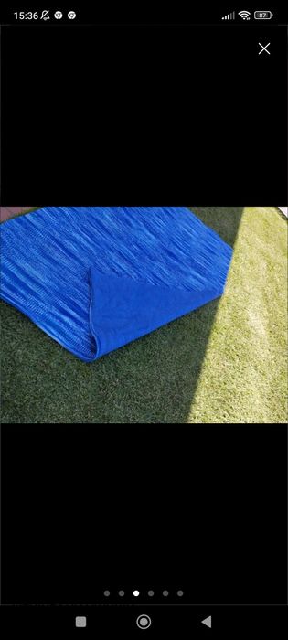 2 carpetes azuis como novas de