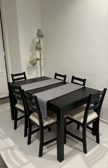 Mesa de refeições extensível