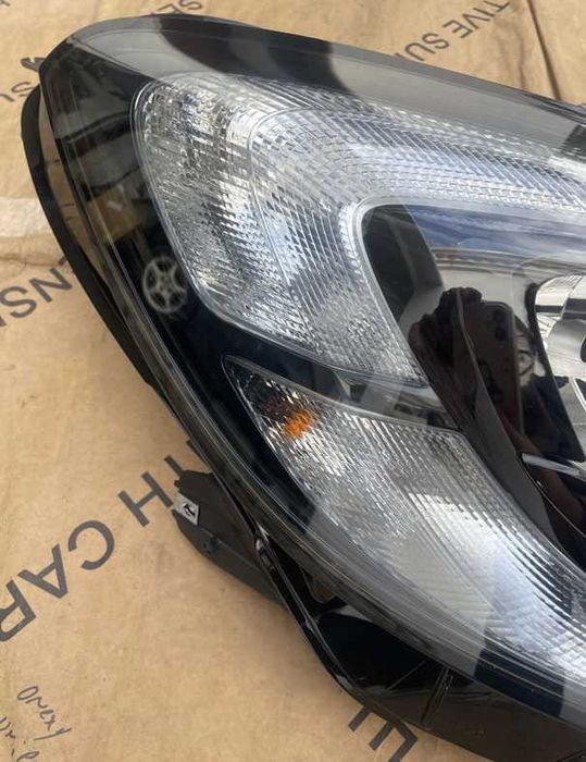 oticas frontais ESQ/DT opel corsa E (X15)