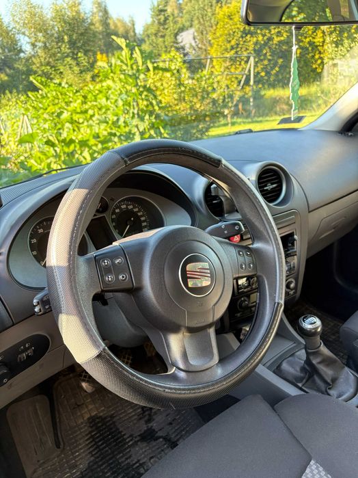 Samochód Seat Ibiza 6L