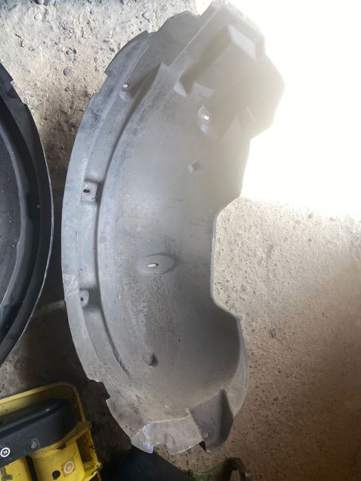 Передні підкрилки мерседес ML163 2.7cdi