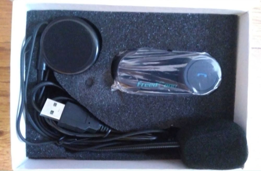 Auricular / Intercomunicador Bluetooth C/RADIO /Motard ( NOVO )