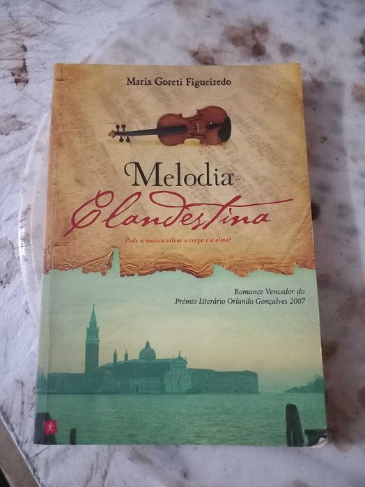 Livro "Melodia clandestina"